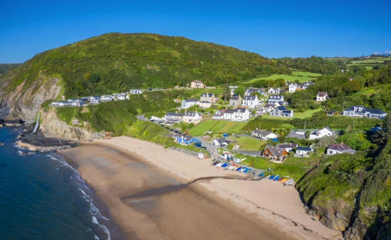 Ship Inn Aberporth Exterior foto